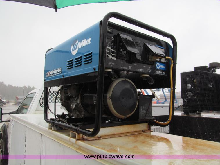 image for item E2106 2006 Ford F550 XL Super Duty service truck