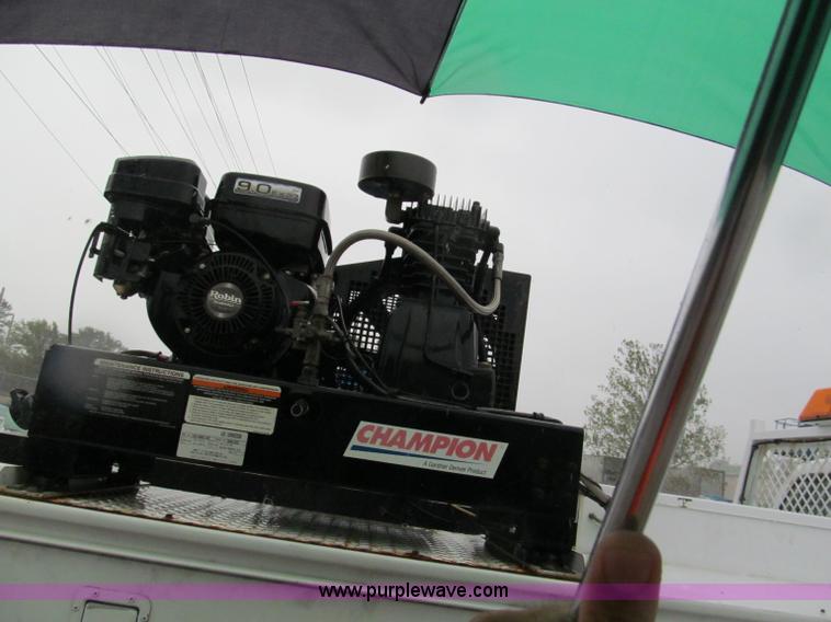 image for item E2106 2006 Ford F550 XL Super Duty service truck