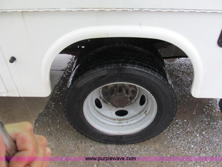 image for item E2106 2006 Ford F550 XL Super Duty service truck