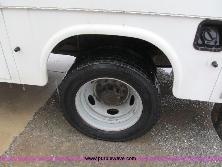 image for item E2106 2006 Ford F550 XL Super Duty service truck