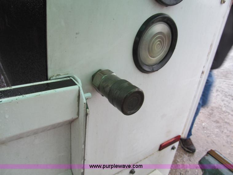 image for item E2106 2006 Ford F550 XL Super Duty service truck