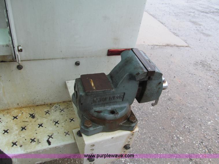 image for item E2106 2006 Ford F550 XL Super Duty service truck