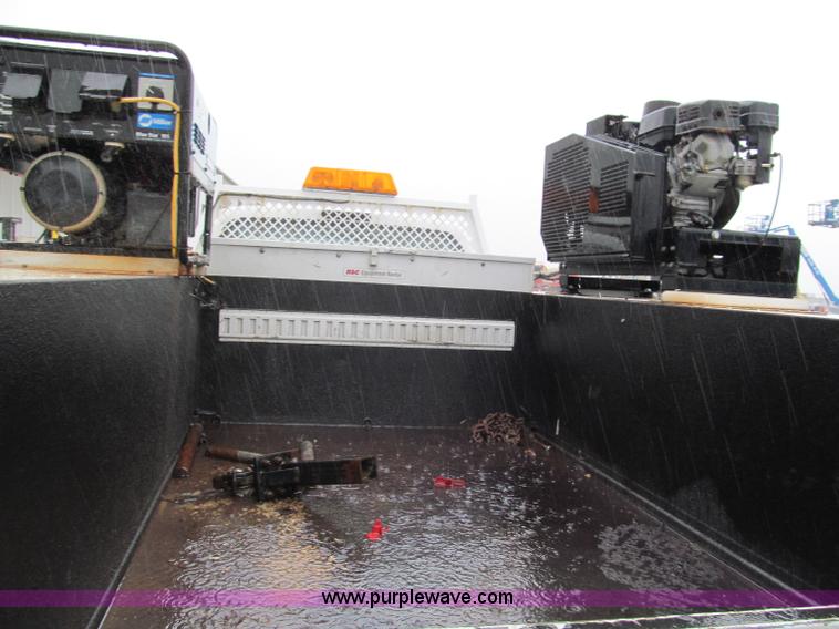 image for item E2106 2006 Ford F550 XL Super Duty service truck