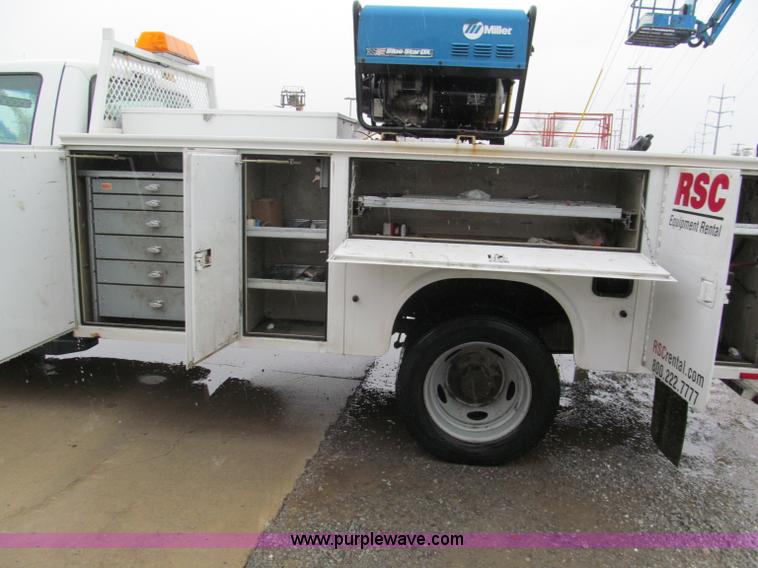 image for item E2106 2006 Ford F550 XL Super Duty service truck