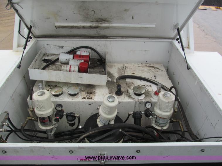 image for item E2106 2006 Ford F550 XL Super Duty service truck