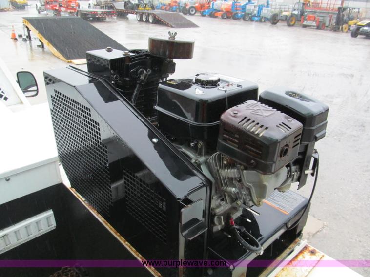 image for item E2106 2006 Ford F550 XL Super Duty service truck