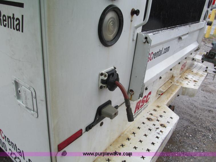 image for item E2106 2006 Ford F550 XL Super Duty service truck