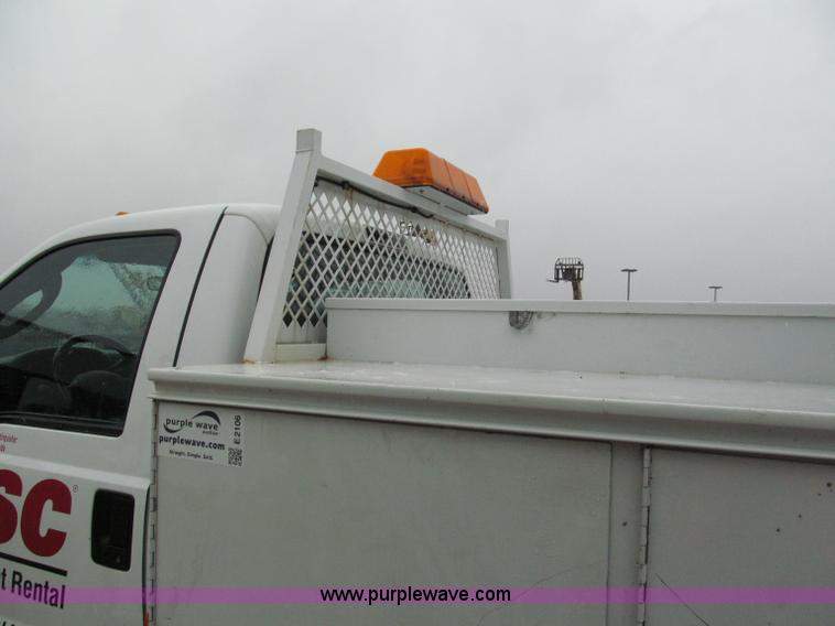 image for item E2106 2006 Ford F550 XL Super Duty service truck