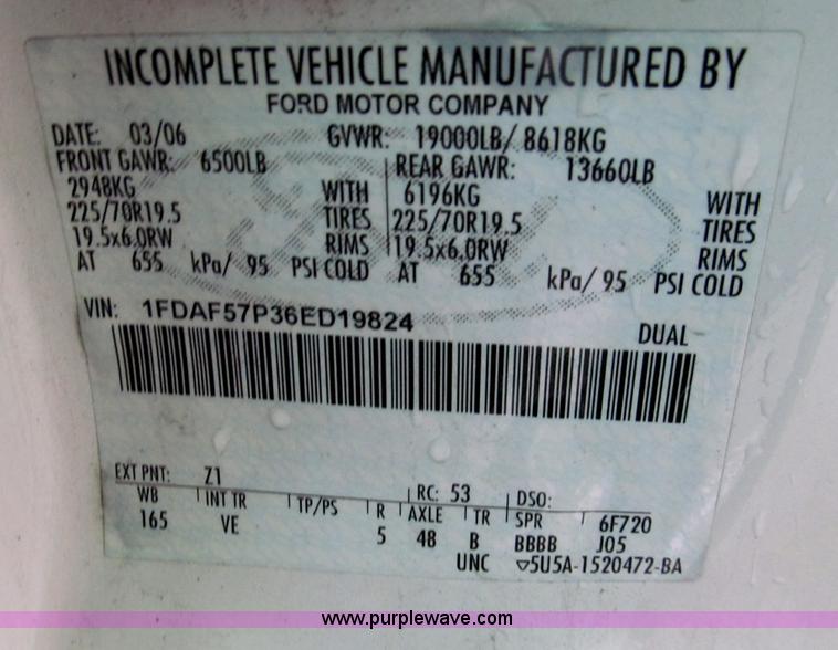 image for item E2106 2006 Ford F550 XL Super Duty service truck