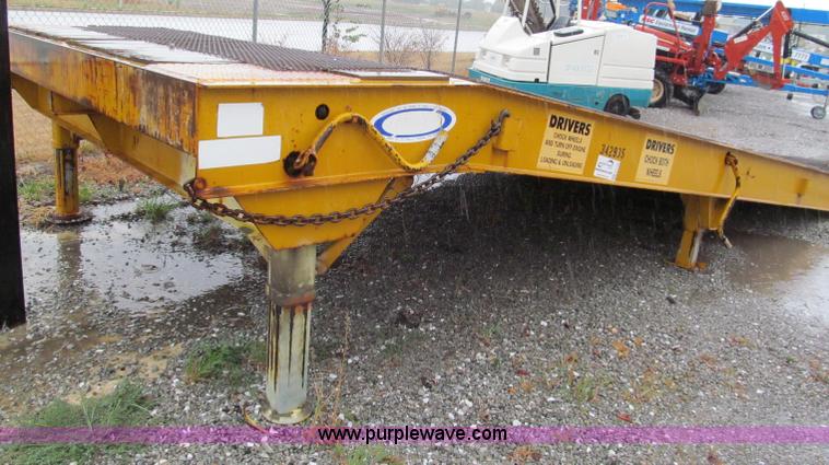 image for item E2108 Ledwell LW25X120 portable loading dock