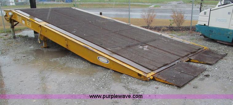 image for item E2108 Ledwell LW25X120 portable loading dock