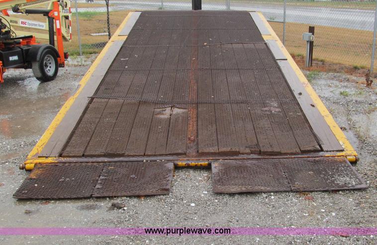 image for item E2108 Ledwell LW25X120 portable loading dock