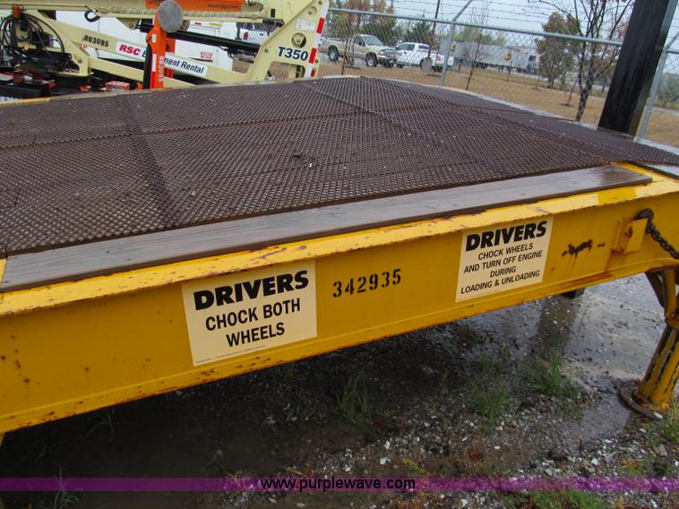 image for item E2108 Ledwell LW25X120 portable loading dock