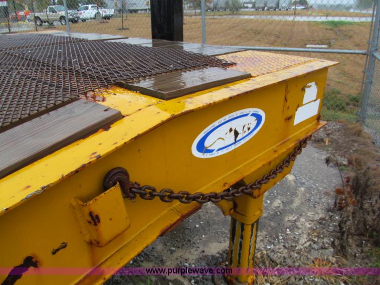 image for item E2108 Ledwell LW25X120 portable loading dock