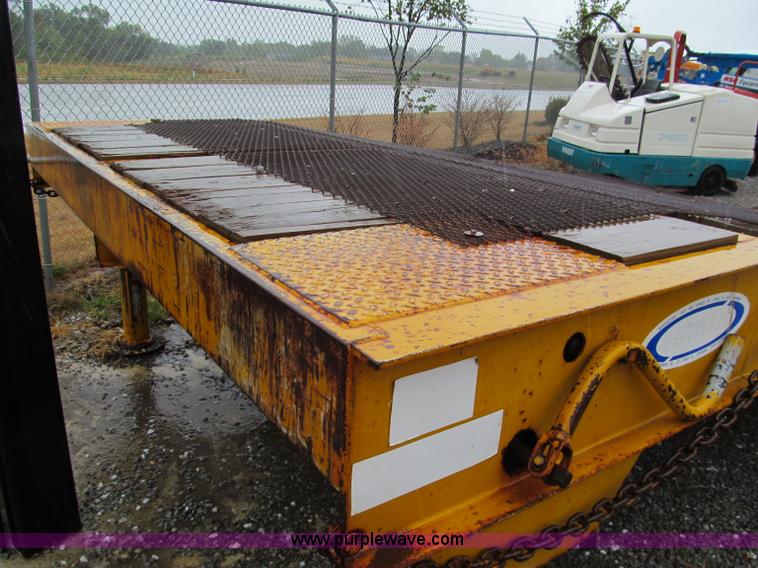 image for item E2108 Ledwell LW25X120 portable loading dock