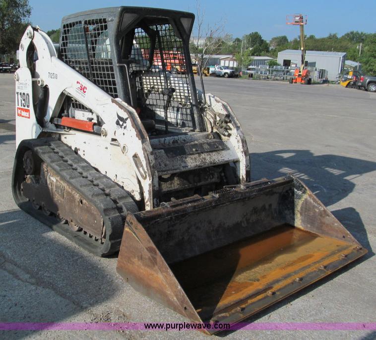 image for item E2127 2007 Bobcat T190 track skid steer