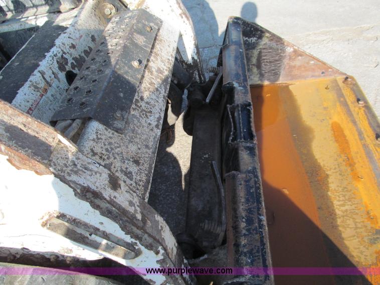 image for item E2127 2007 Bobcat T190 track skid steer