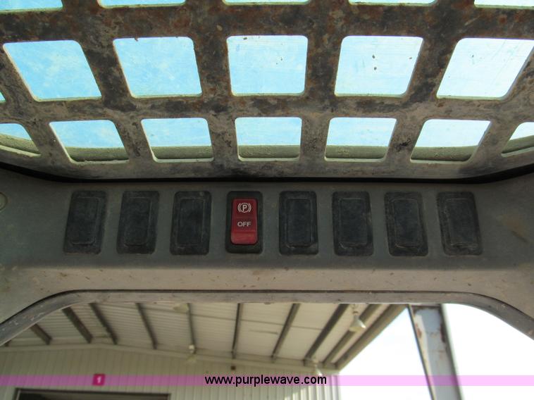 image for item E2127 2007 Bobcat T190 track skid steer