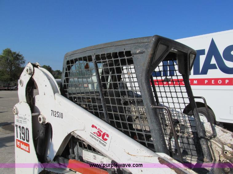 image for item E2127 2007 Bobcat T190 track skid steer