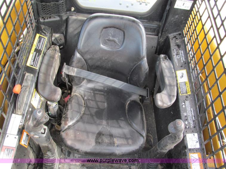 image for item E2128 2007 John Deere 317 skid steer