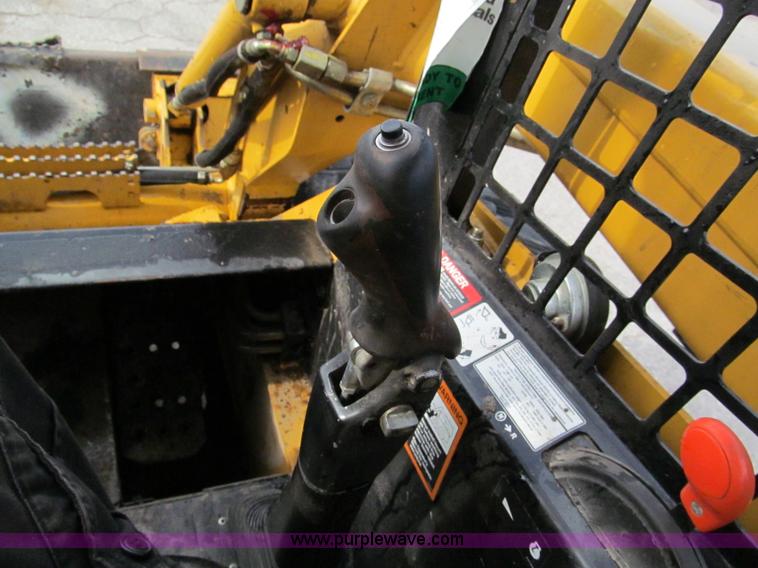 image for item E2128 2007 John Deere 317 skid steer