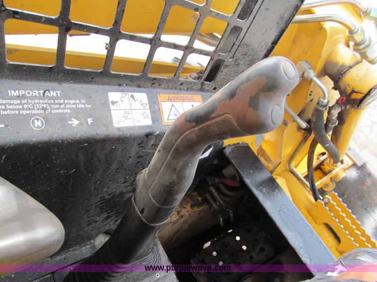 image for item E2128 2007 John Deere 317 skid steer