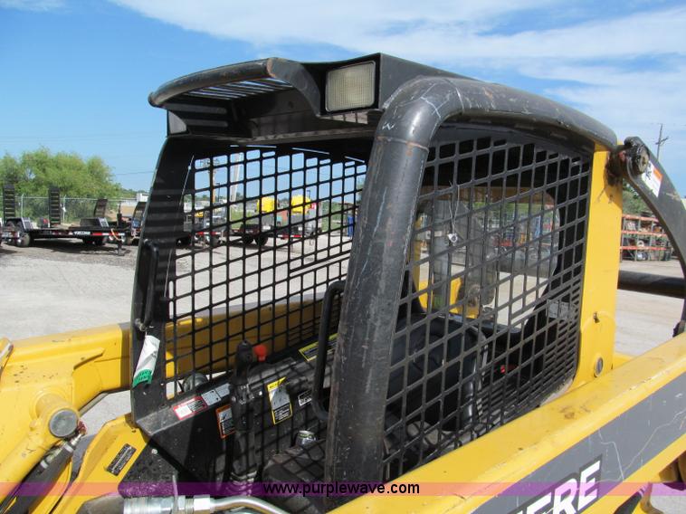 image for item E2128 2007 John Deere 317 skid steer