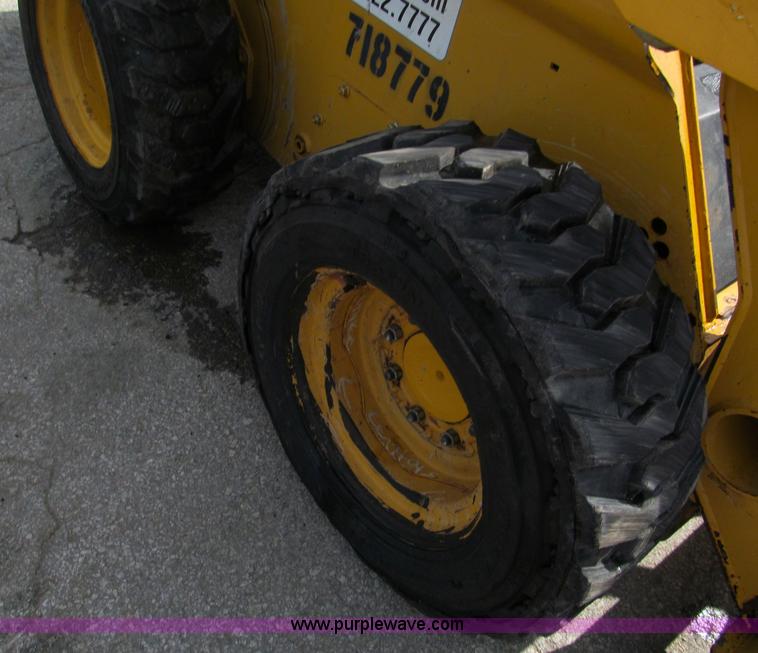 image for item E2128 2007 John Deere 317 skid steer