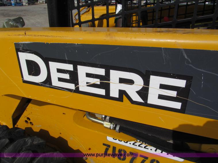 image for item E2128 2007 John Deere 317 skid steer