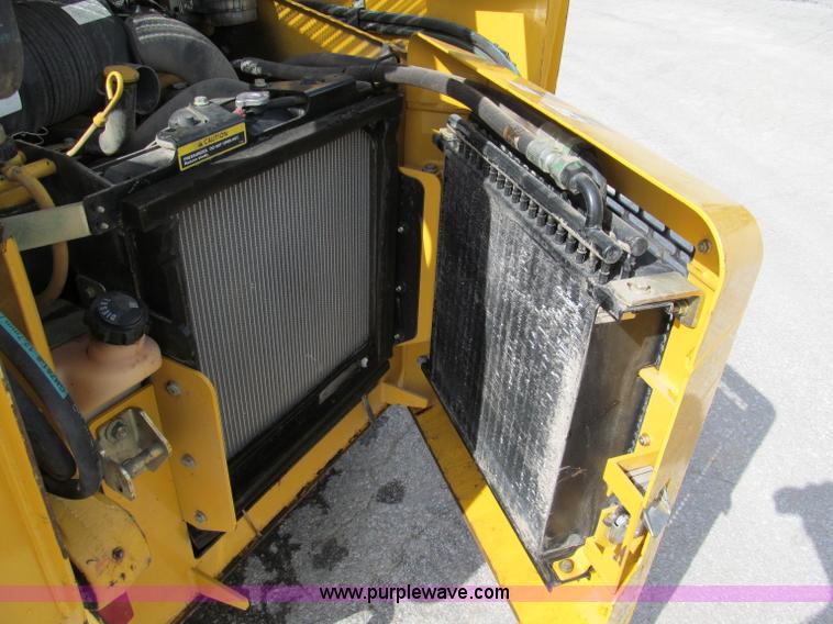 image for item E2128 2007 John Deere 317 skid steer