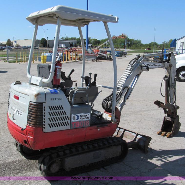 image for item E2129 2006 Takeuchi TB016 compact excavator