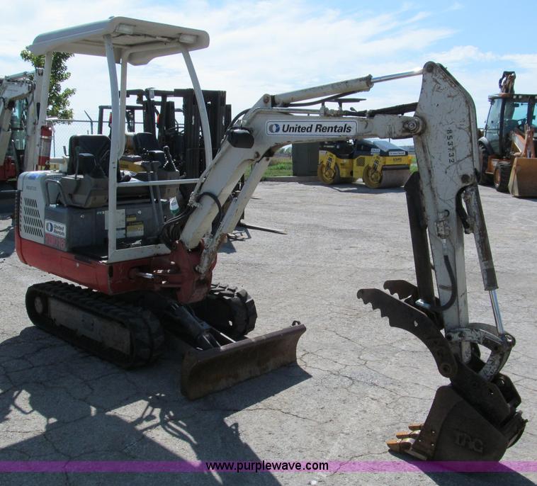 image for item E2129 2006 Takeuchi TB016 compact excavator