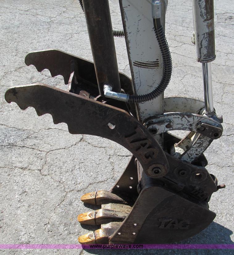 image for item E2129 2006 Takeuchi TB016 compact excavator