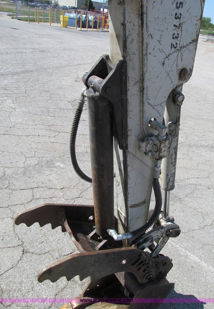 image for item E2129 2006 Takeuchi TB016 compact excavator