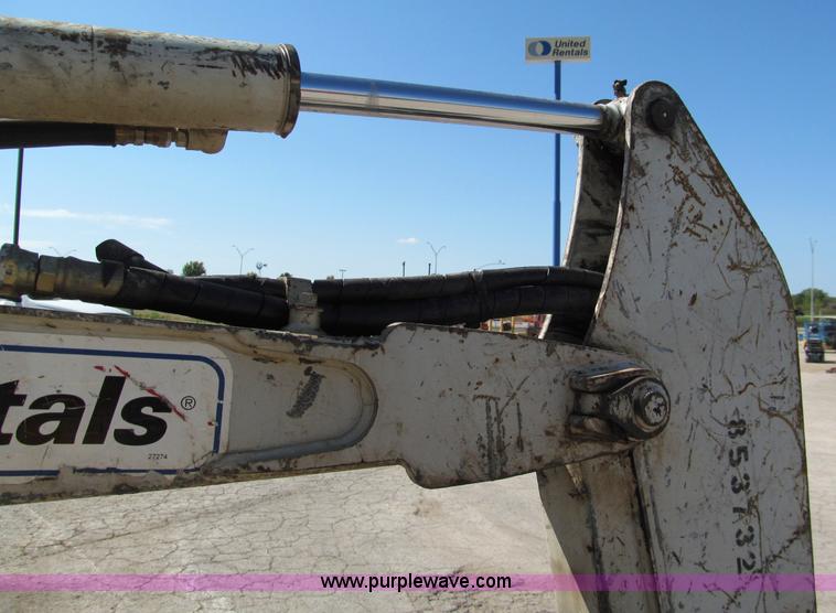 image for item E2129 2006 Takeuchi TB016 compact excavator