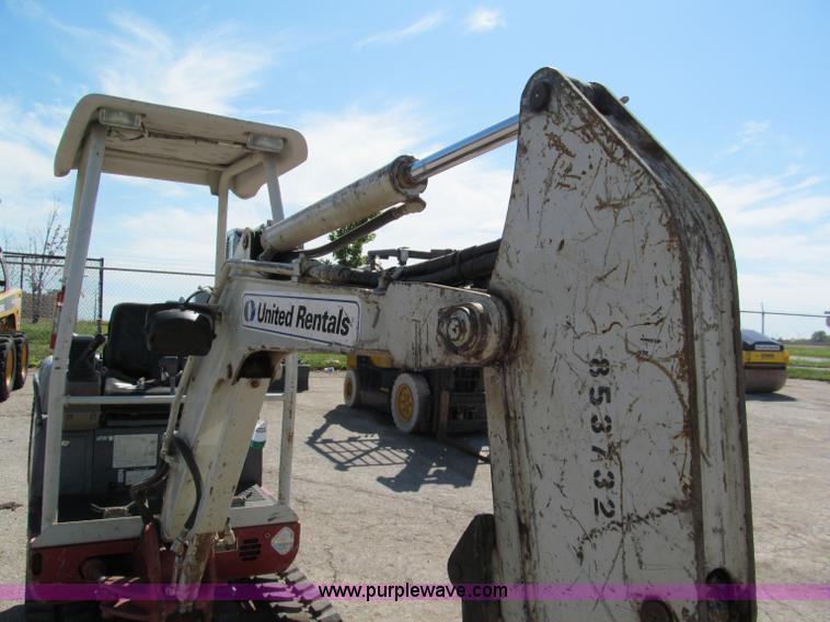 image for item E2129 2006 Takeuchi TB016 compact excavator