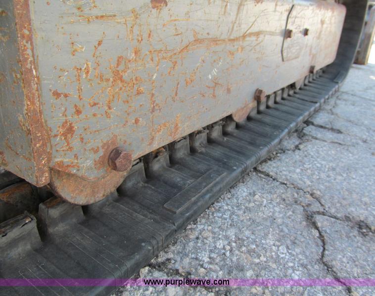 image for item E2129 2006 Takeuchi TB016 compact excavator