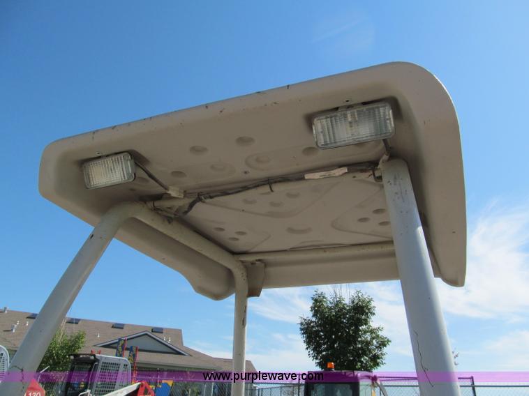 image for item E2129 2006 Takeuchi TB016 compact excavator