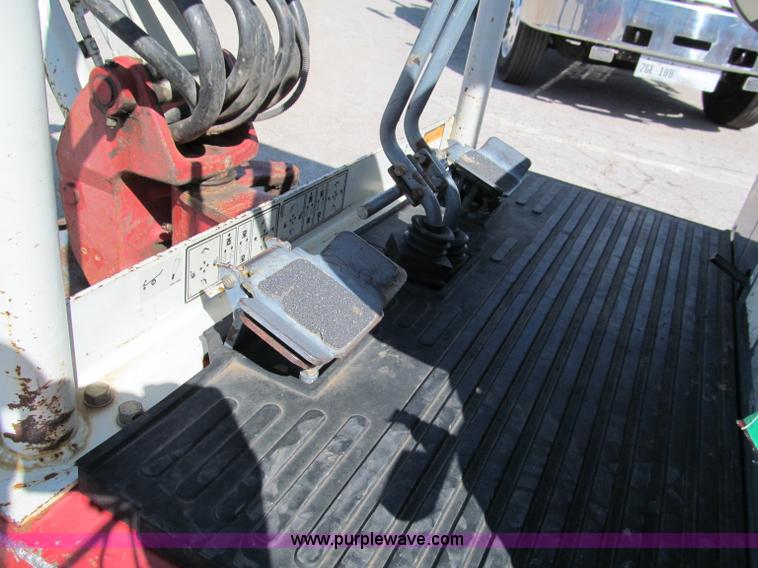 image for item E2129 2006 Takeuchi TB016 compact excavator