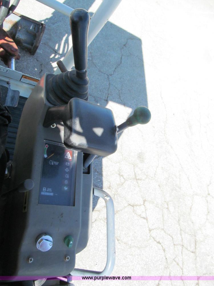 image for item E2129 2006 Takeuchi TB016 compact excavator