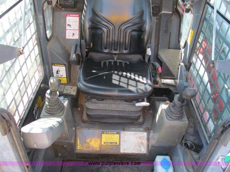 image for item E2130 2006 Takeuchi TL130C track skid steer