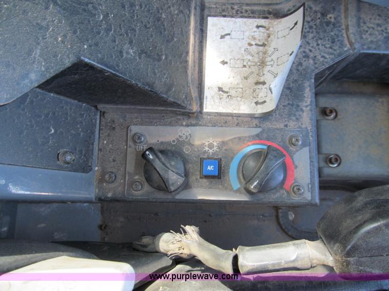 image for item E2130 2006 Takeuchi TL130C track skid steer