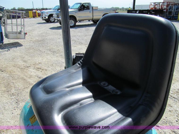 image for item E3502 2007 IHI 9NX mini excavator