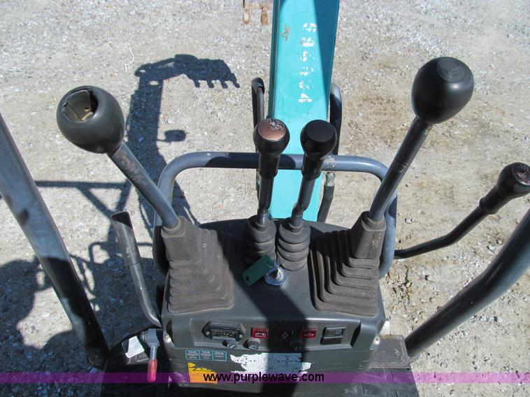 image for item E3502 2007 IHI 9NX mini excavator