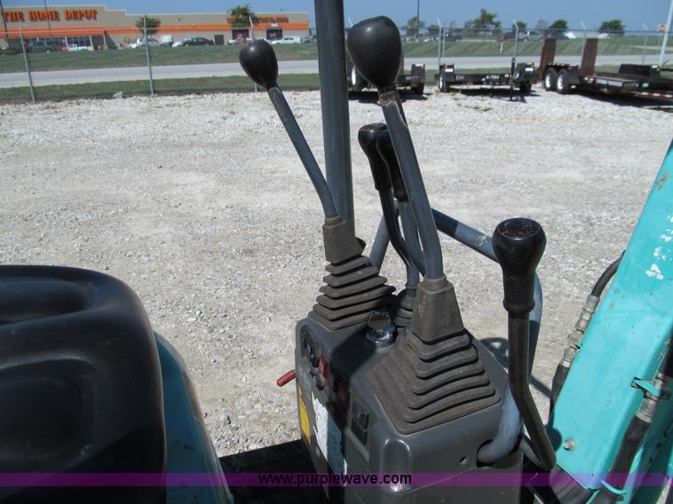 image for item E3502 2007 IHI 9NX mini excavator