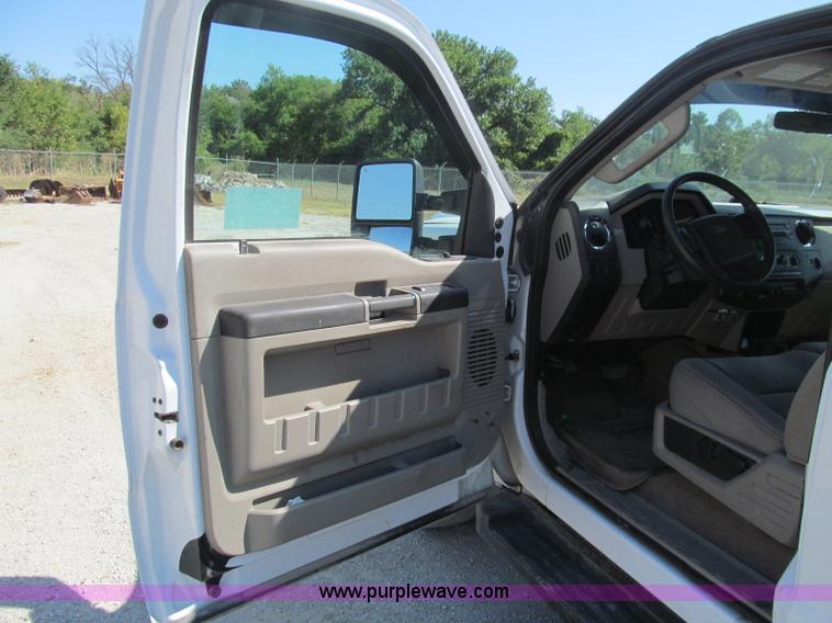 image for item F4544 2008 Ford F250 XLT Super Duty SuperCab pickup truck