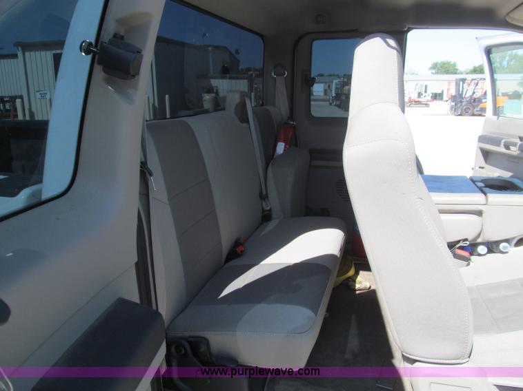 image for item F4544 2008 Ford F250 XLT Super Duty SuperCab pickup truck