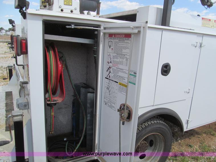 image for item F4545 2007 Ford F550 XL Super Duty service truck