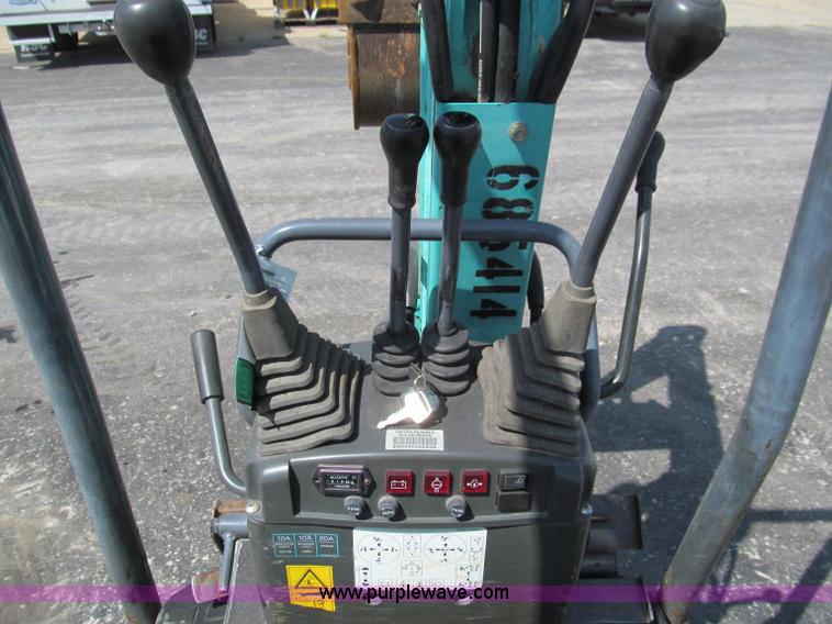 image for item F4574 2007 IHI 9NX2 mini excavator