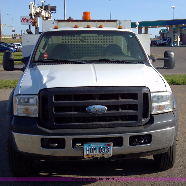 image for item I9781 2006 Ford F550 XL Super Duty service truck